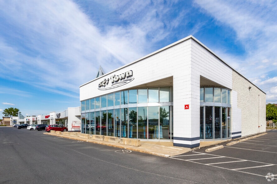 8025 Boul Taschereau, Brossard, QC à vendre - Photo du bâtiment - Image 1 de 1