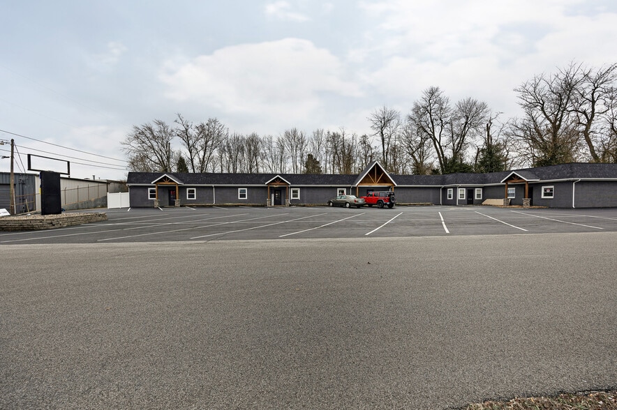 100 Gray St, Elizabethtown, KY for sale - Building Photo - Image 3 of 9