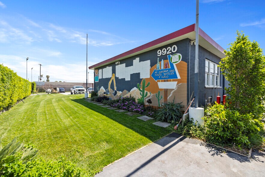 9920 Arlington Ave, Riverside, CA à vendre - Photo principale - Image 1 de 13