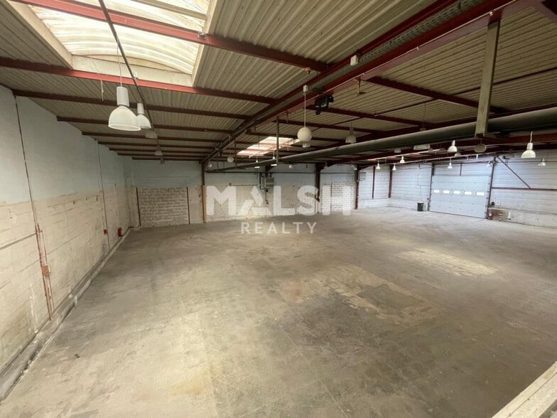 45 Chemin Du Moulin Carron, Dardilly for lease - Building Photo - Image 2 of 8