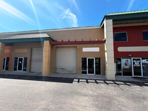 1030 Collier Center Way, Naples, FL à louer Photo du bâtiment- Image 1 de 8