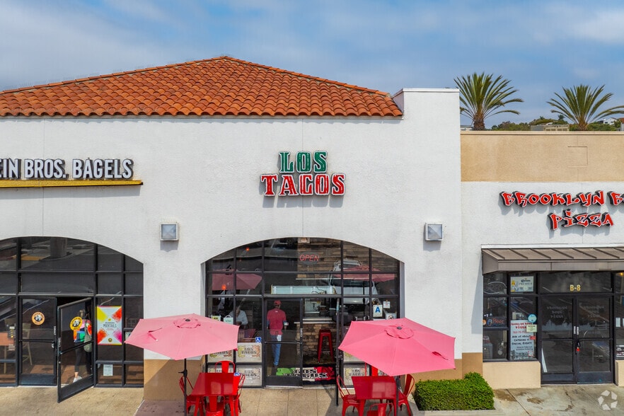 2110-2178 Vista Way, Oceanside, CA for lease - Building Photo - Image 3 of 7