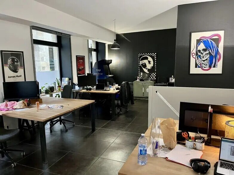 Retail in Bordeaux for lease - Building Photo - Image 2 of 7