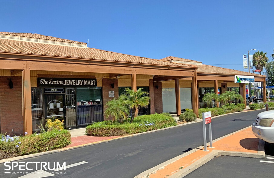 17648-17656 Ventura Blvd, Encino, CA for lease - Building Photo - Image 3 of 6