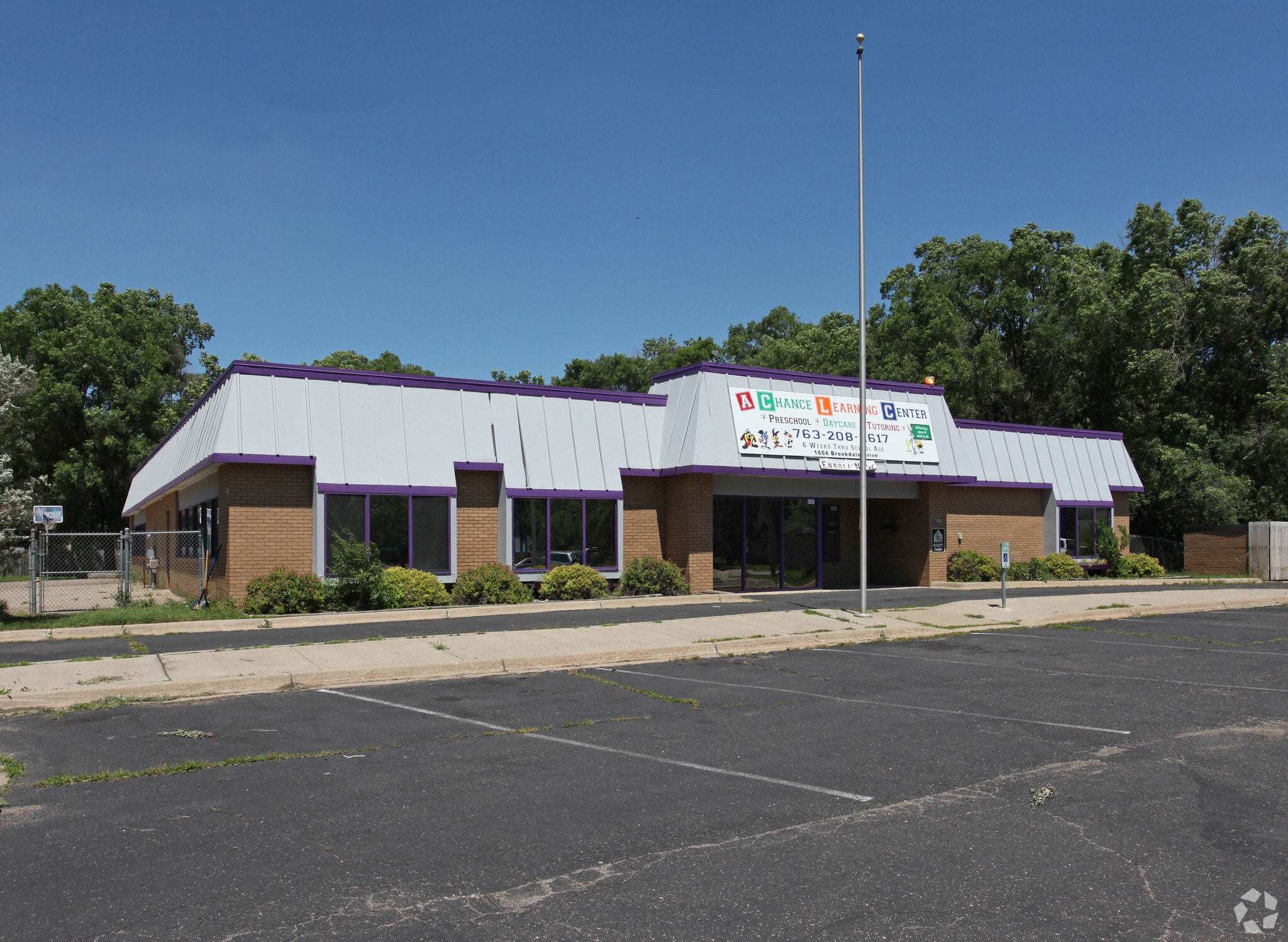 1604 Brookdale Dr, Brooklyn Park, MN for sale Primary Photo- Image 1 of 4