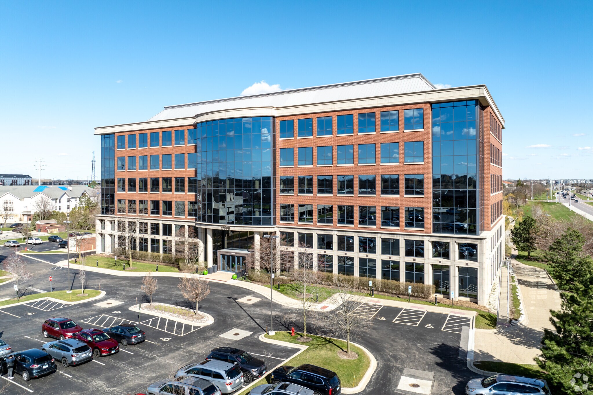 2895 Greenspoint Pky, Hoffman Estates, IL for lease Building Photo- Image 1 of 11