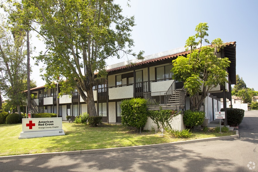 601 N Golden Circle Dr, Santa Ana, CA for sale - Building Photo - Image 3 of 16