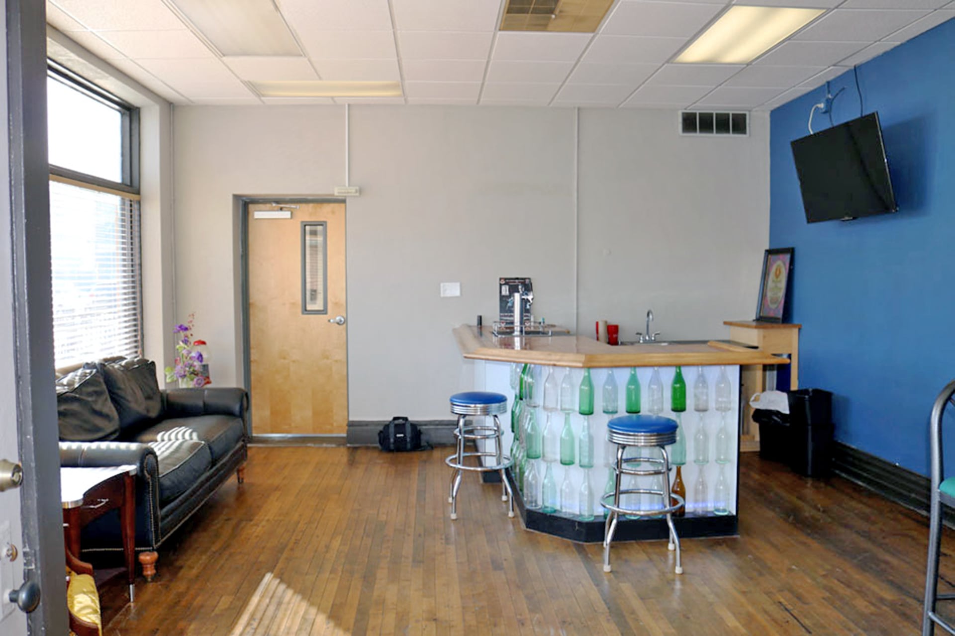 15 N 1st St, Belleville, IL for lease Interior Photo- Image 1 of 3