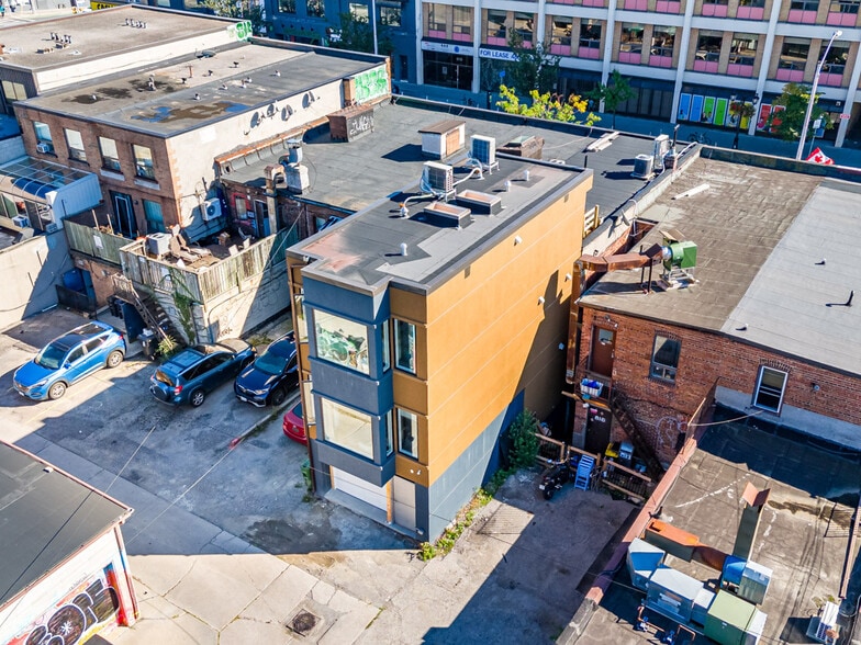 820 Danforth Ave, Toronto, ON for sale - Building Photo - Image 3 of 11