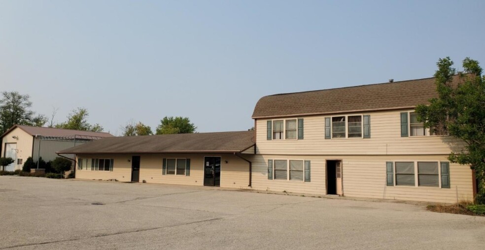 N6411 US Highway 12, Elkhorn, WI for sale - Building Photo - Image 1 of 1