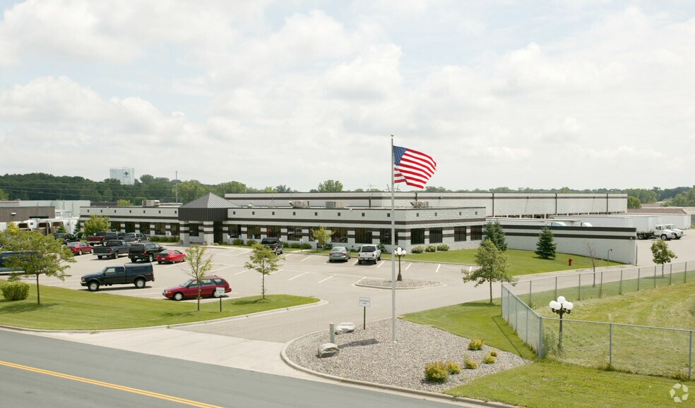 940 Aldrin Dr, Eagan, MN à louer - Photo du bâtiment - Image 2 de 14