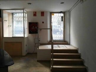 Plus de détails pour Multi-résidentiel à vendre