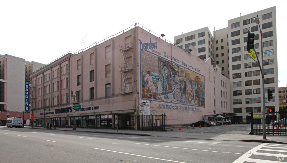 700 S Main St, Los Angeles, CA à vendre - Photo du bâtiment - Image 1 de 1