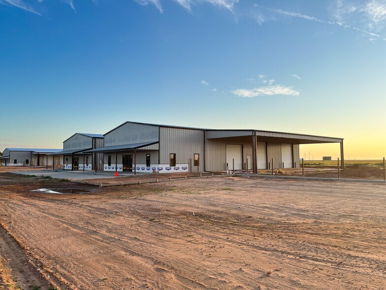 12701 CR 3100, Slaton, TX à louer - Photo du bâtiment - Image 2 de 5