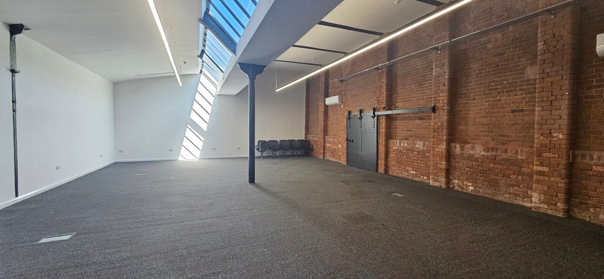 Gordon St, Oldham for lease Interior Photo- Image 1 of 3