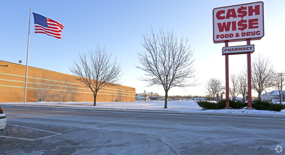 4th St S, Saint Cloud, MN for lease - Building Photo - Image 1 of 4