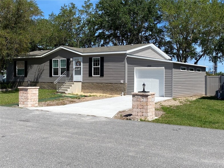 2105 Bruce St, Lakeland, FL for sale - Building Photo - Image 2 of 21