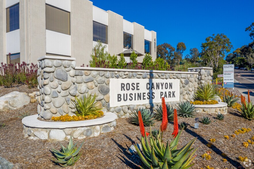 4901 Morena Blvd, San Diego, CA à louer - Photo du bâtiment - Image 3 de 7