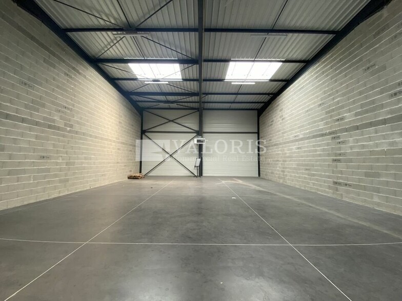 155 Route De Grenoble, Saint-Priest for lease - Building Photo - Image 3 of 7