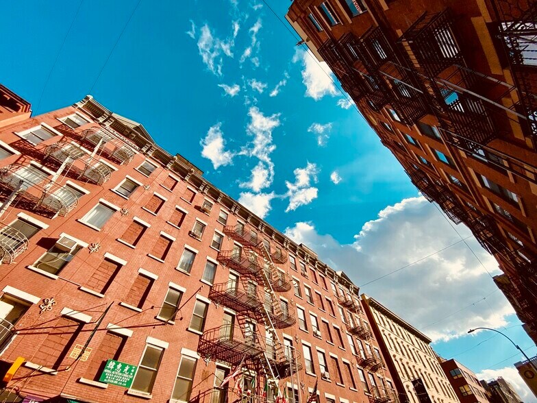 132 Mulberry St, New York, NY à louer - Photo du bâtiment - Image 2 de 3