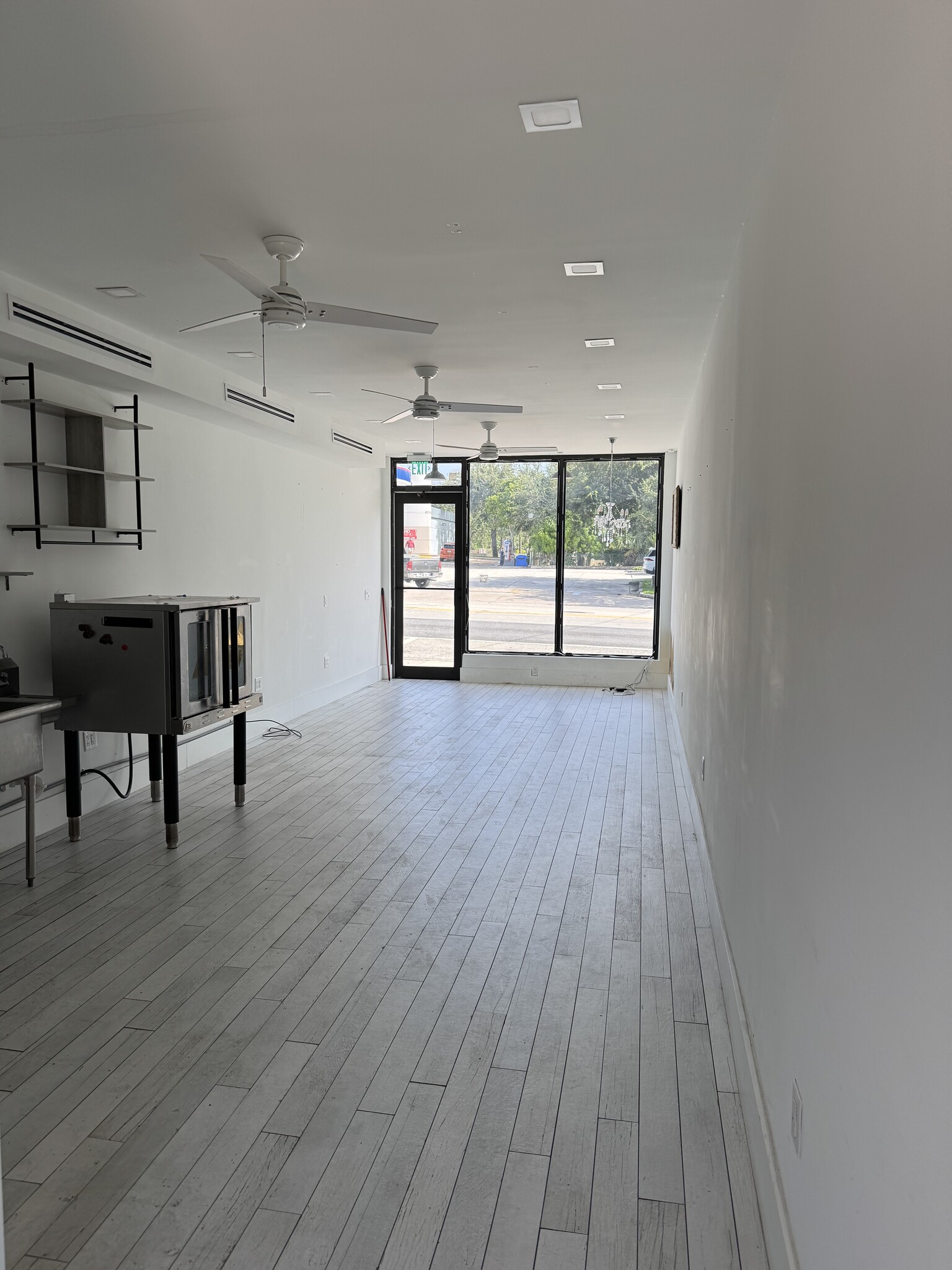 811-817 Belvedere Rd, West Palm Beach, FL for lease Building Photo- Image 1 of 4