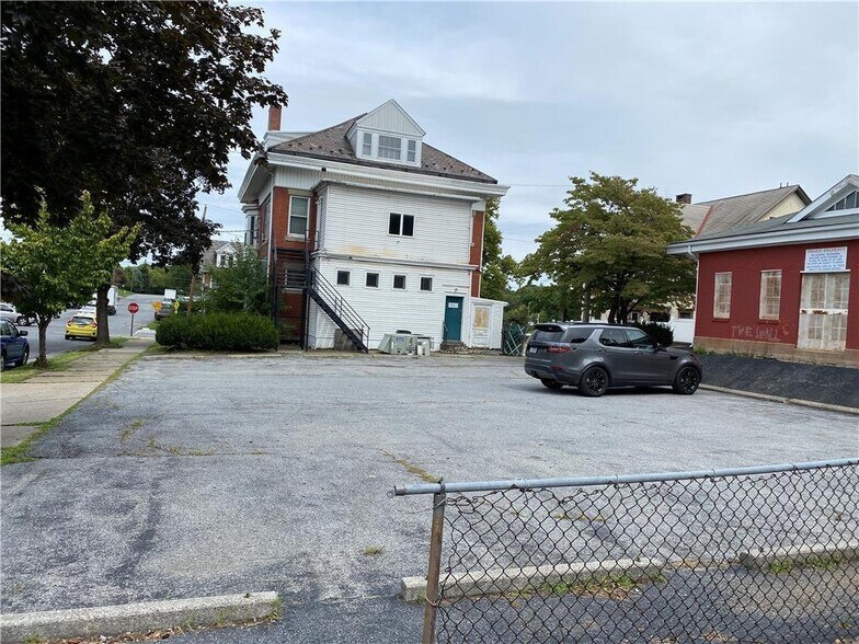 431 W Union Blvd, Bethlehem, PA à vendre - Photo du bâtiment - Image 3 de 7