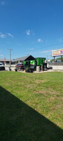 6900 Barbour Rd, Riviera Beach, FL à louer - Vidéo sur l’inscription commerciale - Image 2 de 22