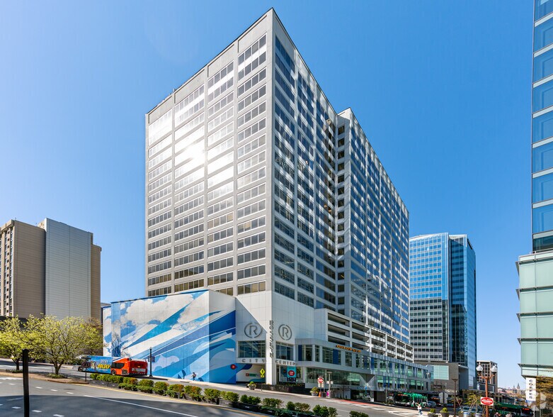 1700 N Moore St, Arlington, VA for lease - Primary Photo - Image 1 of 24