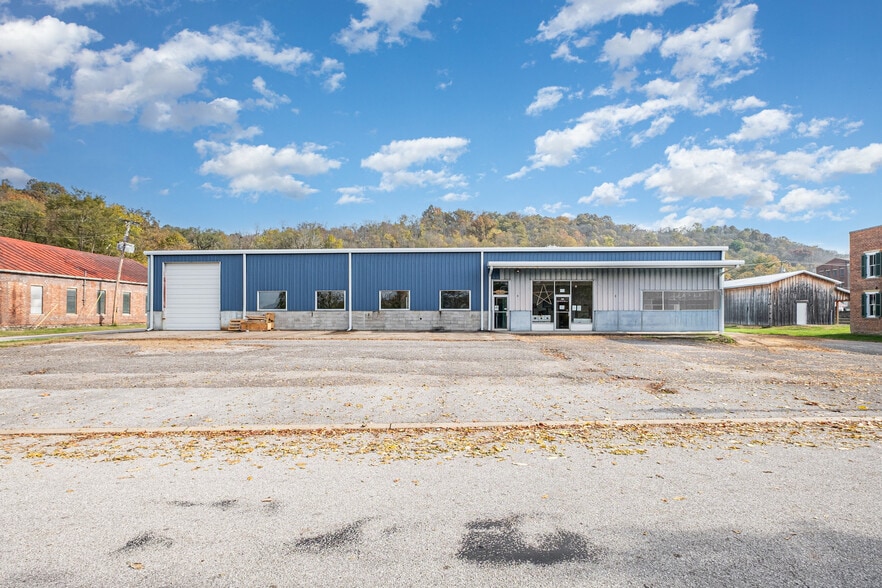 330 N Front St, Ripley, OH for sale - Primary Photo - Image 1 of 29