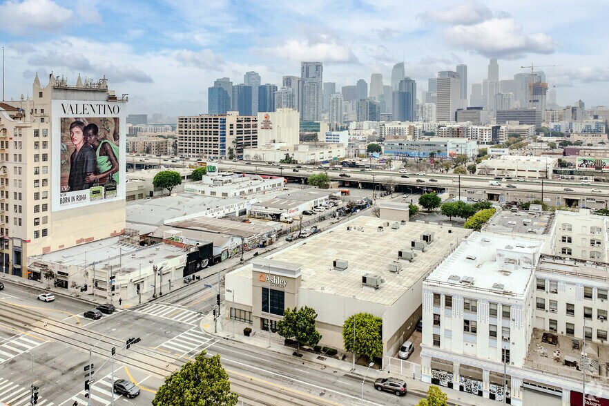 1810 S Broadway, Los Angeles, CA à louer - Photo du bâtiment - Image 2 de 6