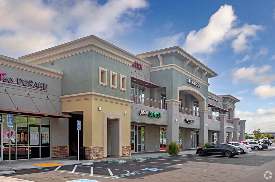 750-752 E Calaveras Blvd, Milpitas, CA à louer - Photo du bâtiment - Image 1 de 10