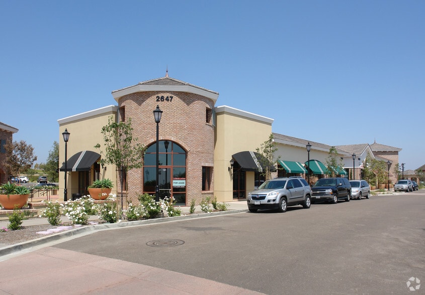 2675 Gateway Rd, Carlsbad, CA for lease - Building Photo - Image 1 of 5
