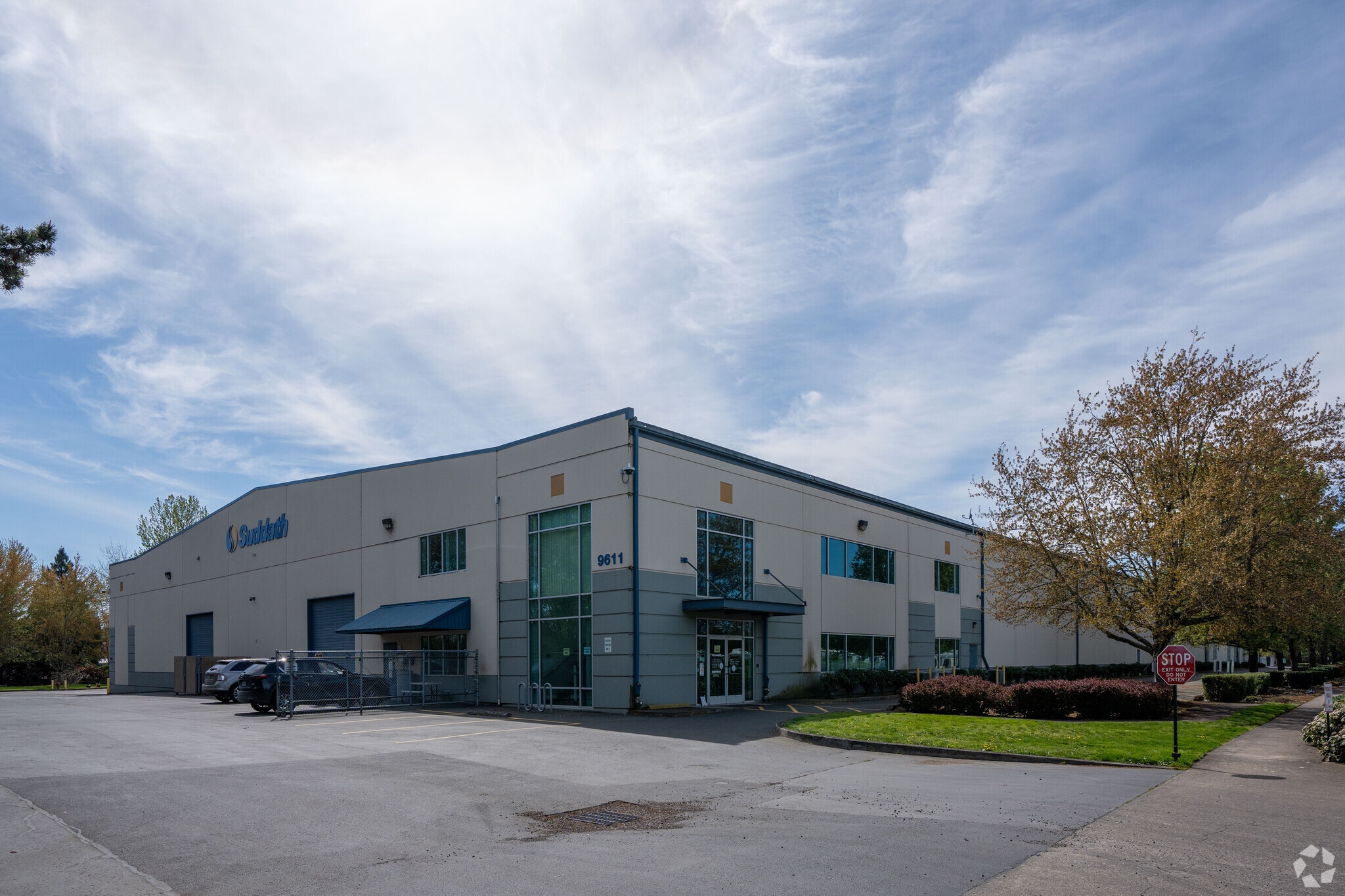 9611 NE Sunderland Ave, Portland, OR for lease Primary Photo- Image 1 of 14