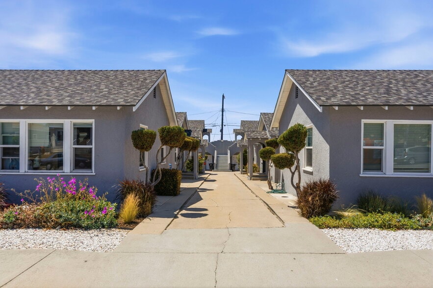 1047 W 7th St, San Pedro, CA for sale - Building Photo - Image 1 of 59