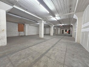 415 S San Pedro St, Los Angeles, CA for lease Interior Photo- Image 1 of 2