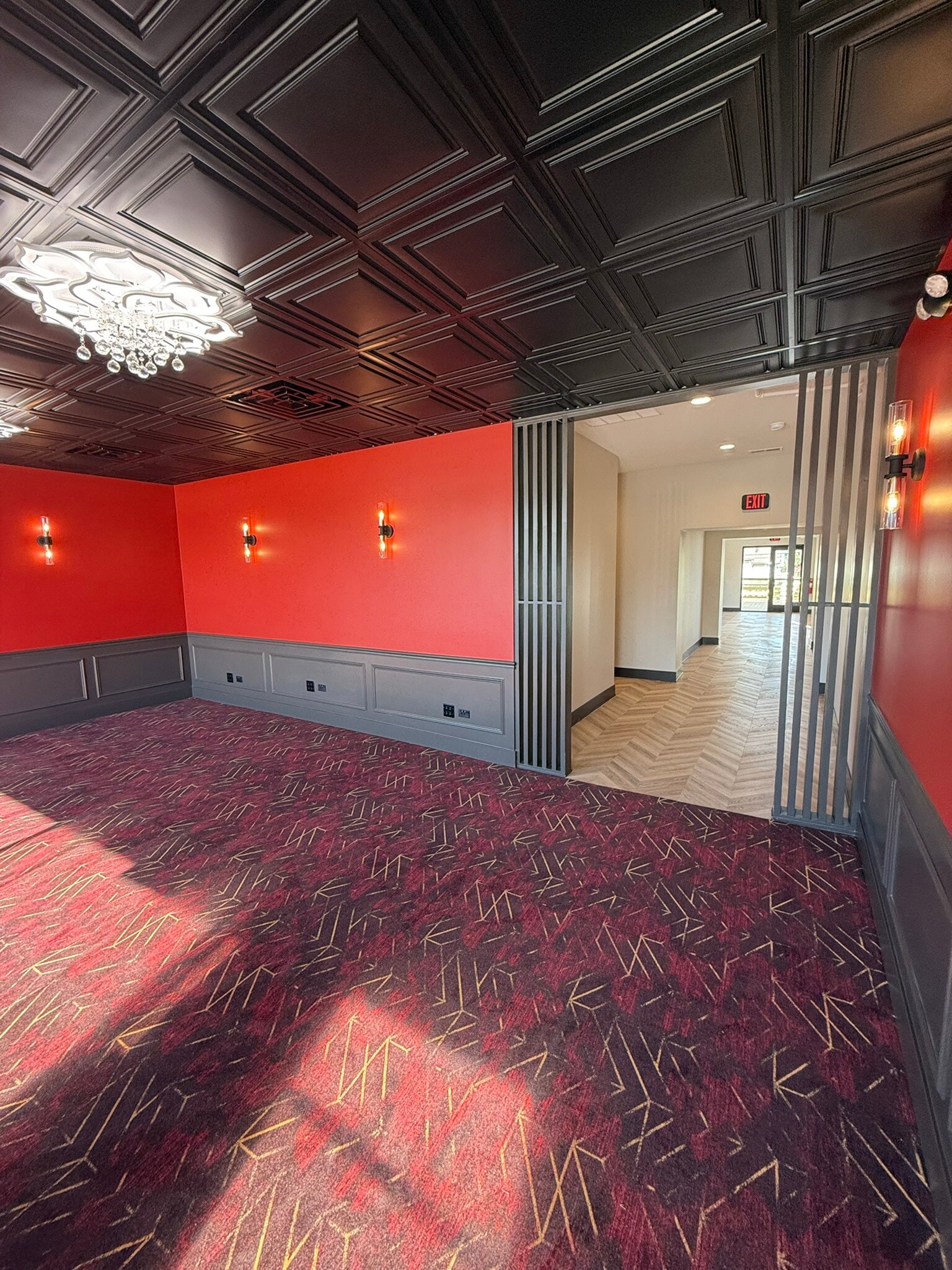 24 E Saint Charles Rd, Villa Park, IL for lease Interior Photo- Image 1 of 4