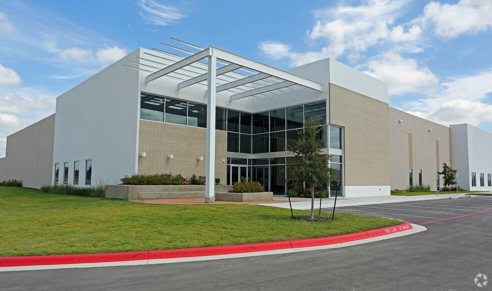 3813B Helios Way, Pflugerville, TX for lease - Building Photo - Image 2 of 2