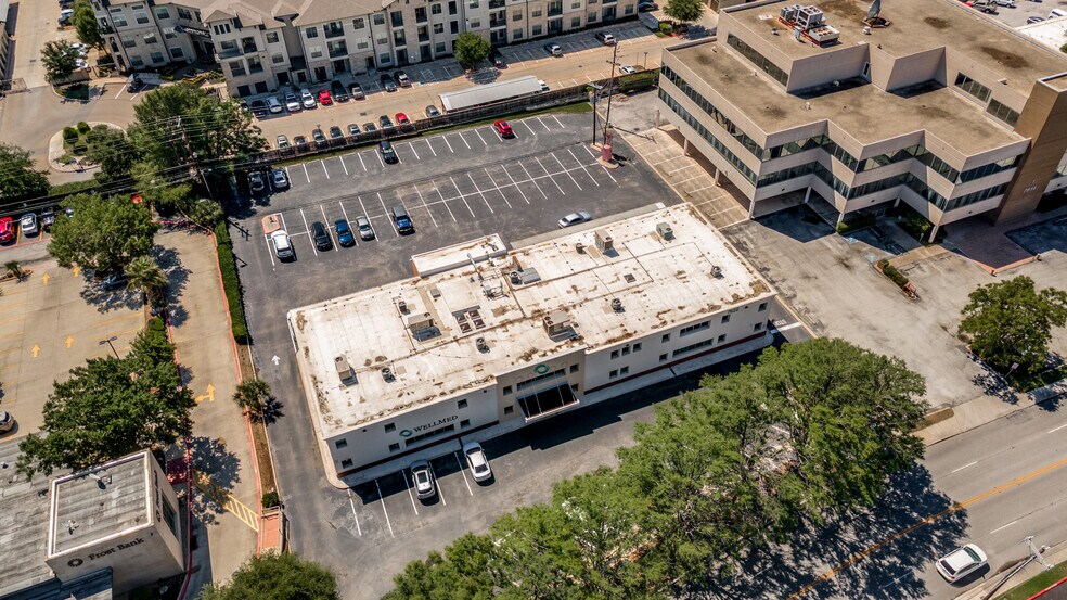 7622 Louis Pasteur Dr, San Antonio, TX à vendre - Photo du bâtiment - Image 2 de 5