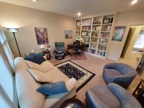 101 Cloister Ct, Chapel Hill, NC for lease Interior Photo- Image 2 of 2
