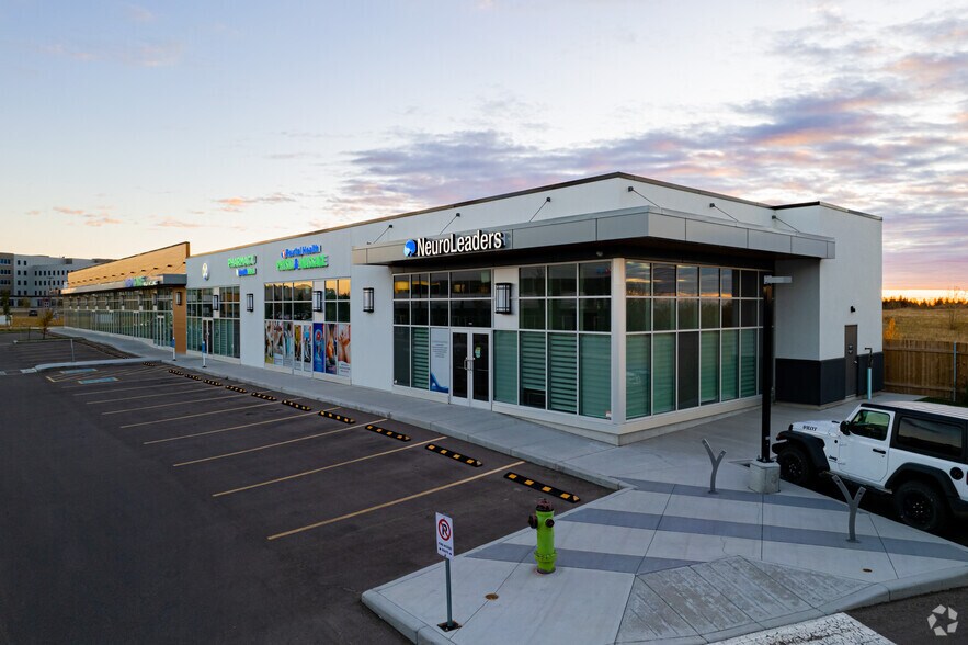 11 Royal Vista Dr NW, Calgary, AB à vendre - Photo principale - Image 1 de 1