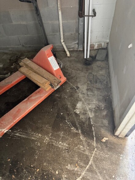 1060 D W Griffith Ln, La Grange, KY à louer - Photo intérieure - Image 3 de 7