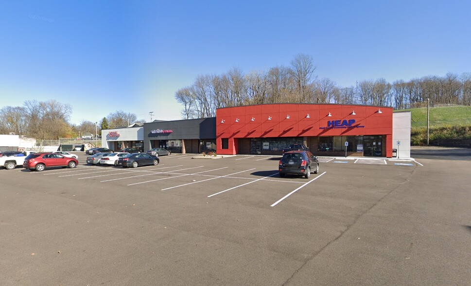 3220-3232 Cleveland Ave NW, Canton, OH for lease - Building Photo - Image 1 of 3