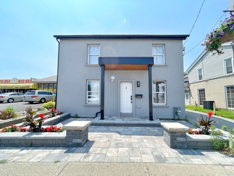 5837 Main St, Niagara Falls, ON à vendre - Photo principale - Image 1 de 1