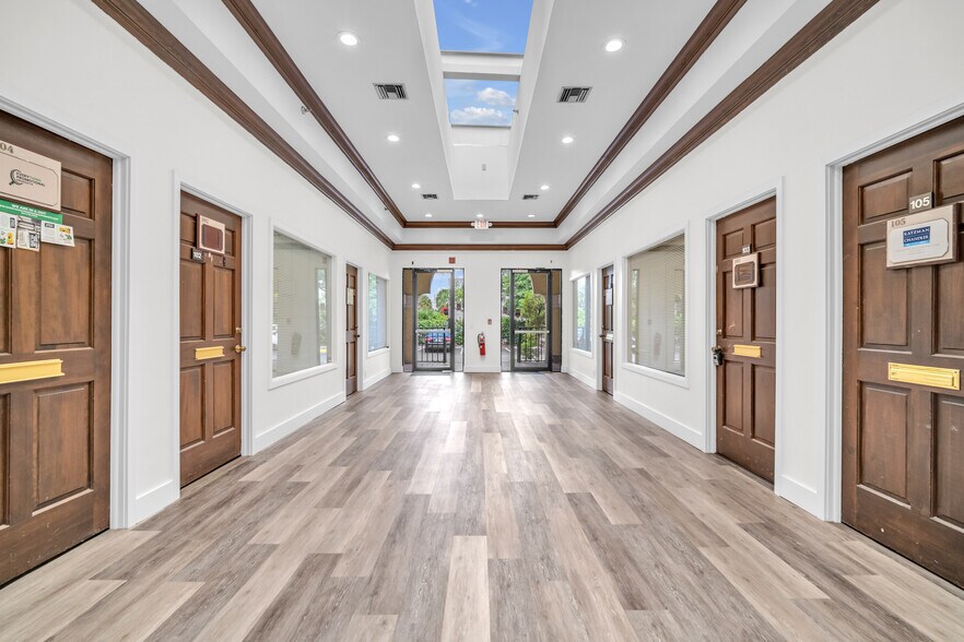 1700 N Dixie Hwy, Boca Raton, FL à louer - Photo intérieure - Image 2 de 23