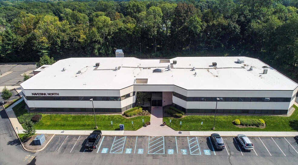 225 State Highway 35, Red Bank, NJ à louer - Photo du bâtiment - Image 3 de 11