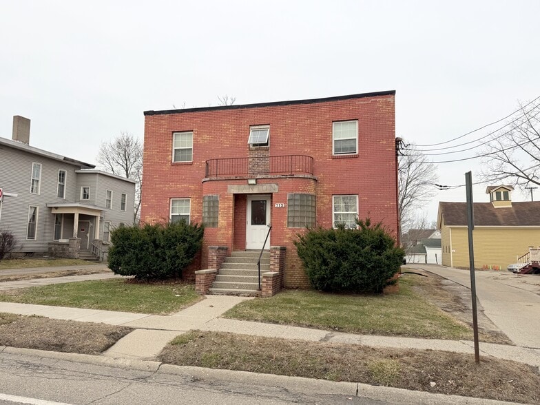 712 S Grand Traverse St, Flint, MI à vendre - Photo du bâtiment - Image 2 de 10