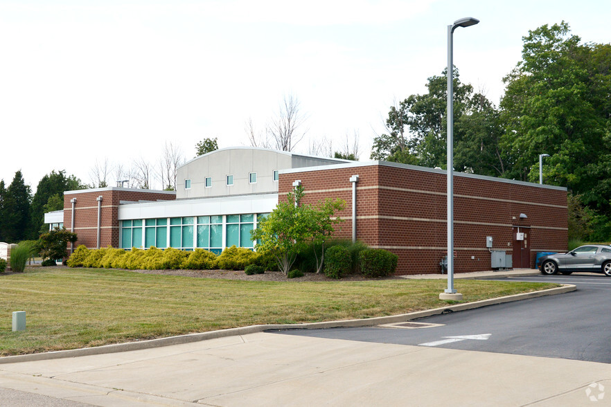 90 Commercial Way, Springboro, OH for sale - Building Photo - Image 3 of 4