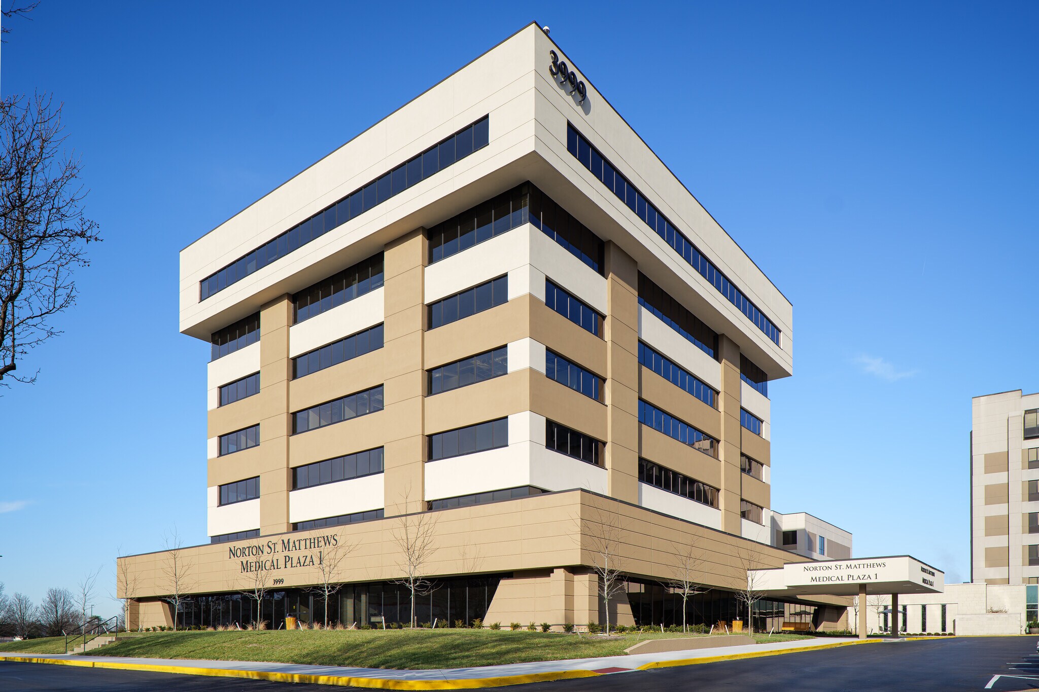 3999 Dutchmans Ln, Louisville, KY à louer Photo du bâtiment- Image 1 de 7