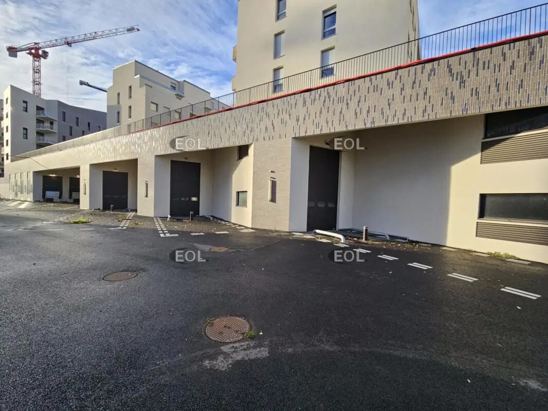 Industrial in Ivry-sur-Seine for lease Building Photo- Image 1 of 15