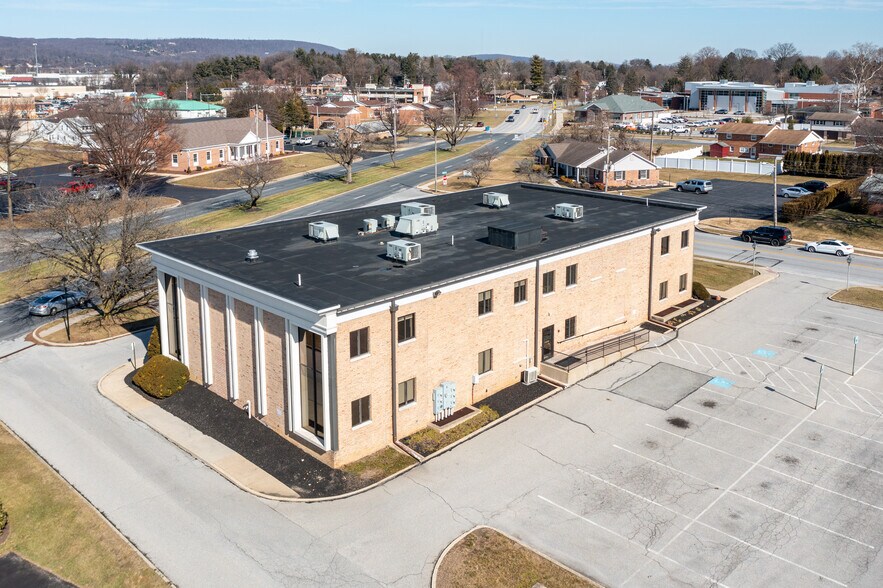 2870 Eastern Blvd, York, PA à vendre - Photo du bâtiment - Image 2 de 4